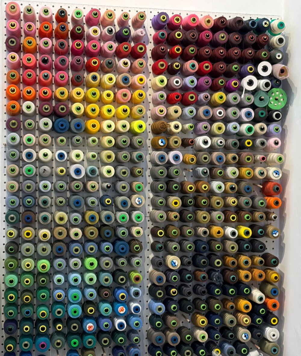 Hutailor atelier color library — premium silk and tailoring threads