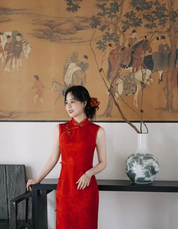 Client wearing a custom Hutailor Qipao